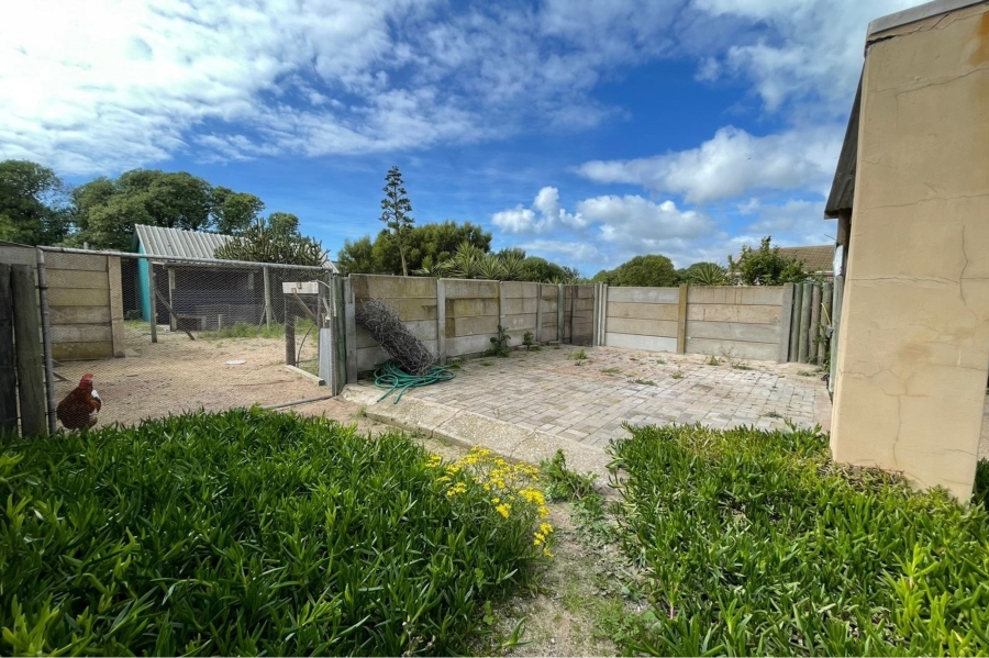 5 Bedroom Property for Sale in Stompneus Bay Western Cape